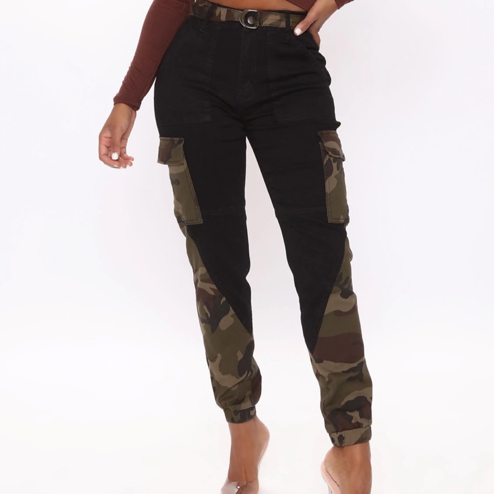 Fashion Nova Cargo Pants In Black